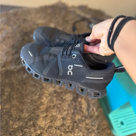 Black On Women's cloud 6 waterproof - Picture 4 of 6